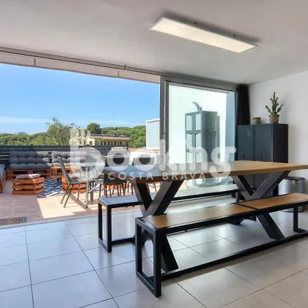 Begonias Per 4 Persones Amb Gran Terrassa Chill Out A 10 Minuts De La Platja Apartamento