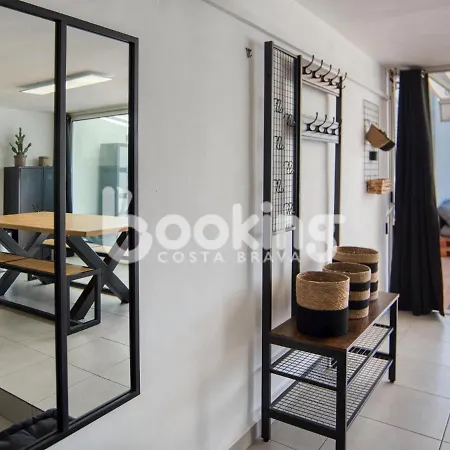 Begonias Per 4 Persones Amb Gran Terrassa Chill Out A 10 Minuts De La Platja Apartamento *